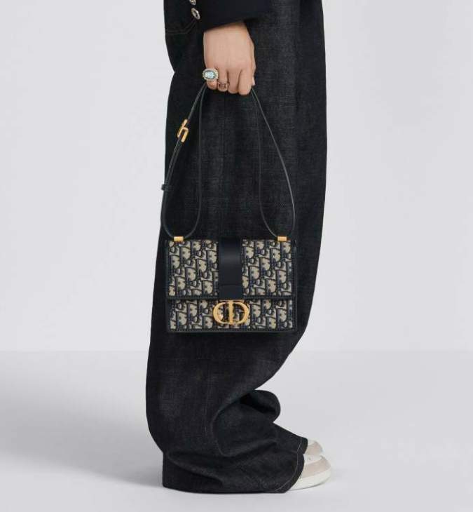Picture of Dior Handbags _SKUfw239216553fw